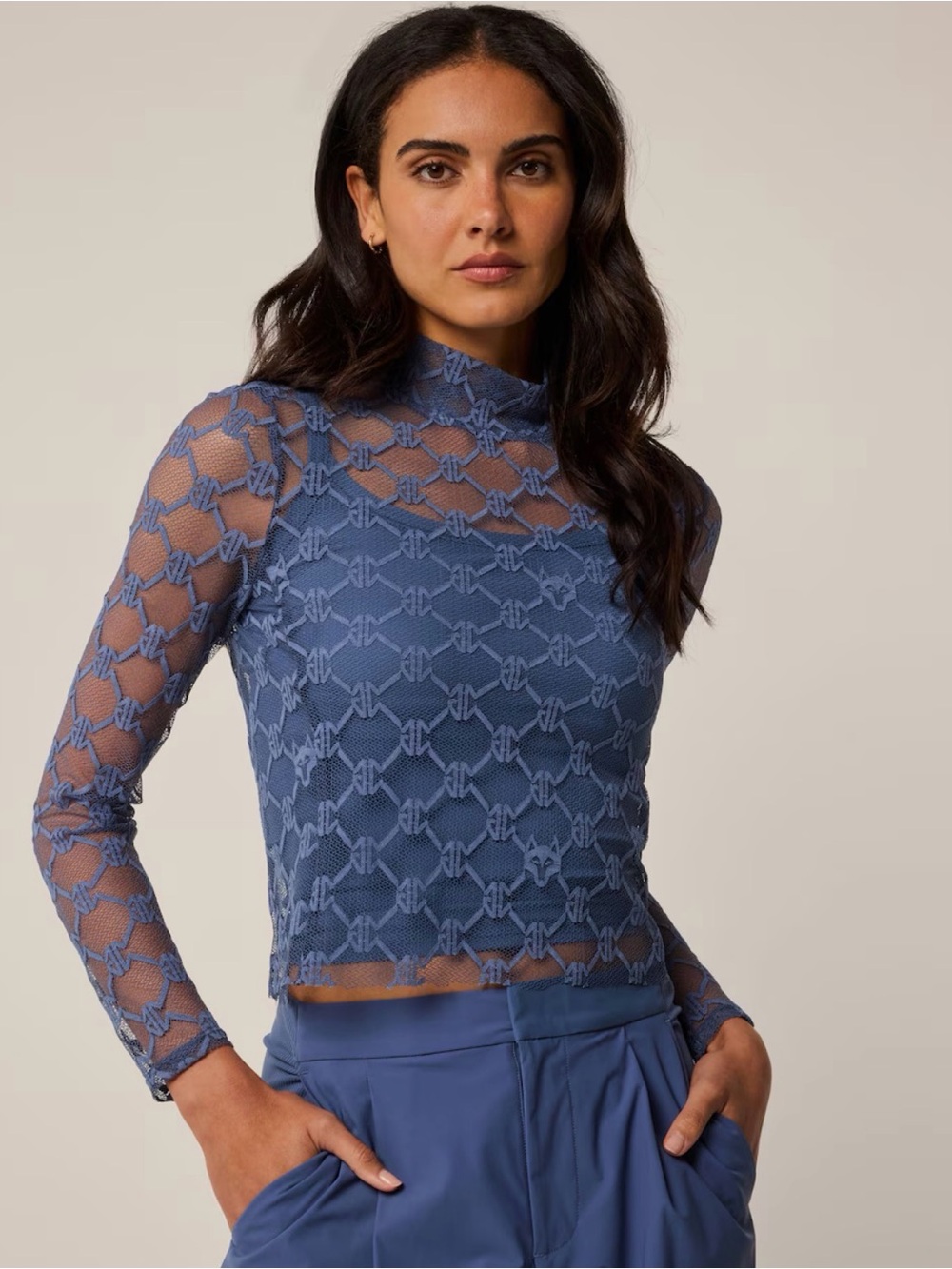 NWT!! Greyson Wolf Links Lace Mock Neck Lace Top